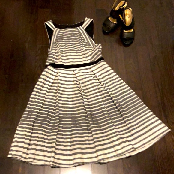 Anthropologie Gorgeous summer dress - Picture 3 of 8